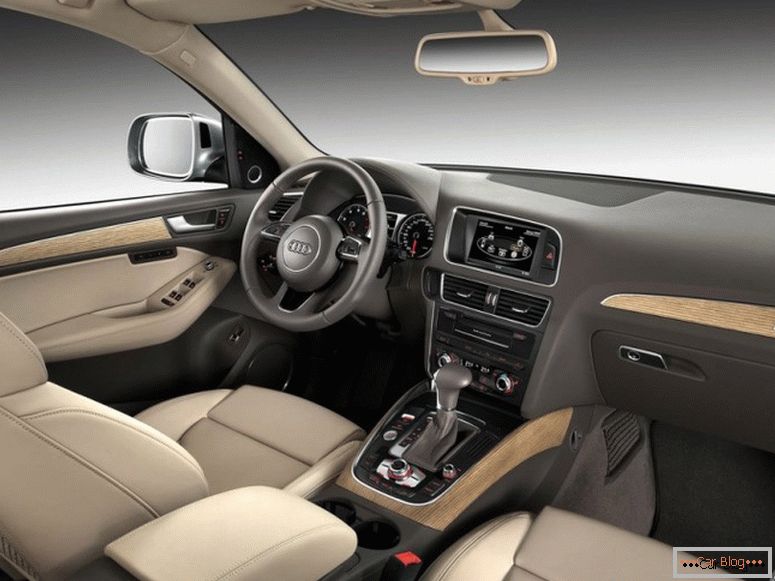 Interior Audi Q5 2008