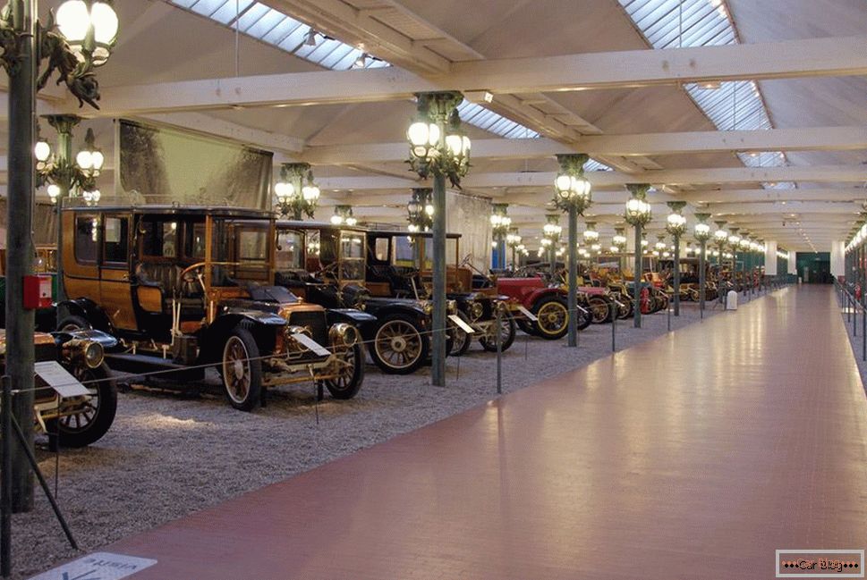 Museu de carros retrô em Mulhouse