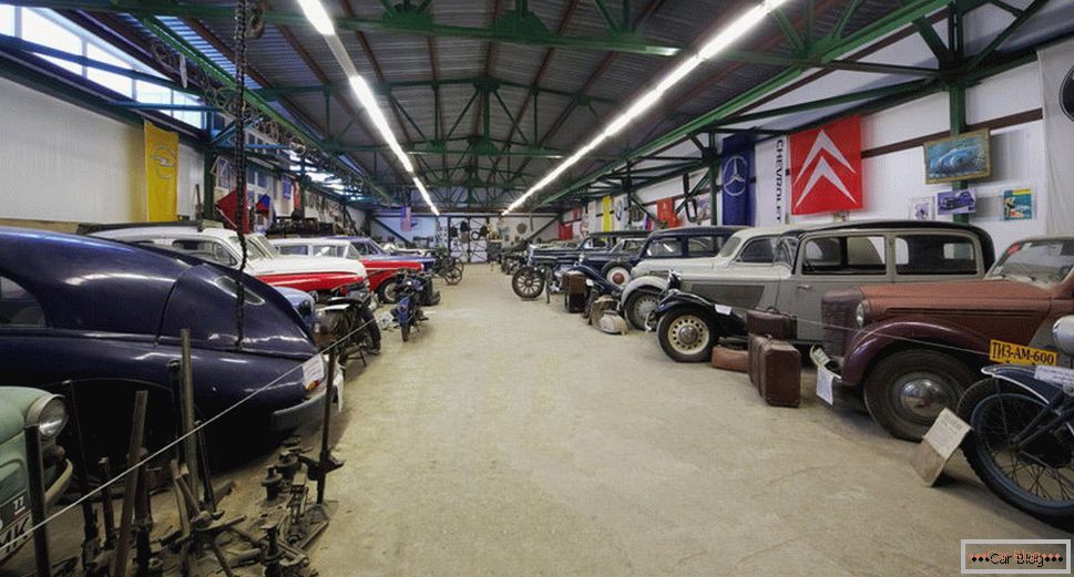 Lomakovsky museu de carros antigos e motocicletas
