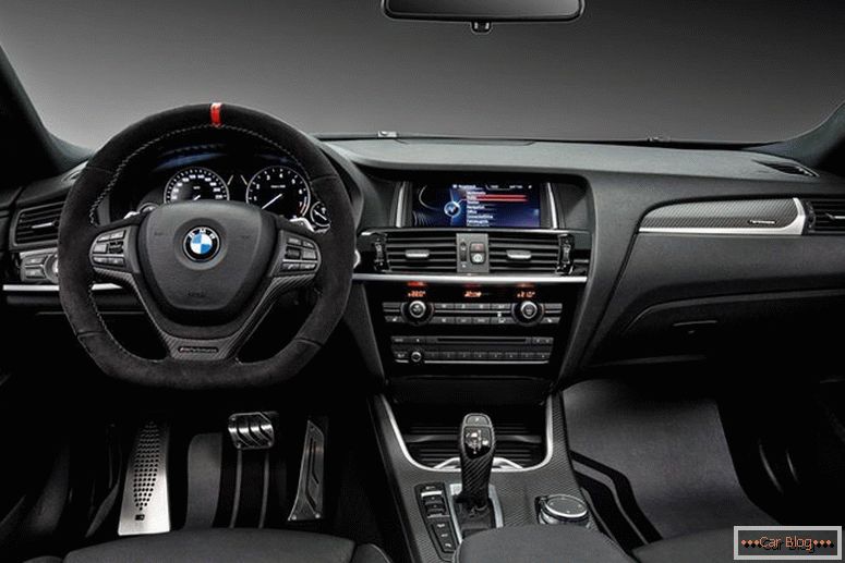Salão BMW X4 M Performance