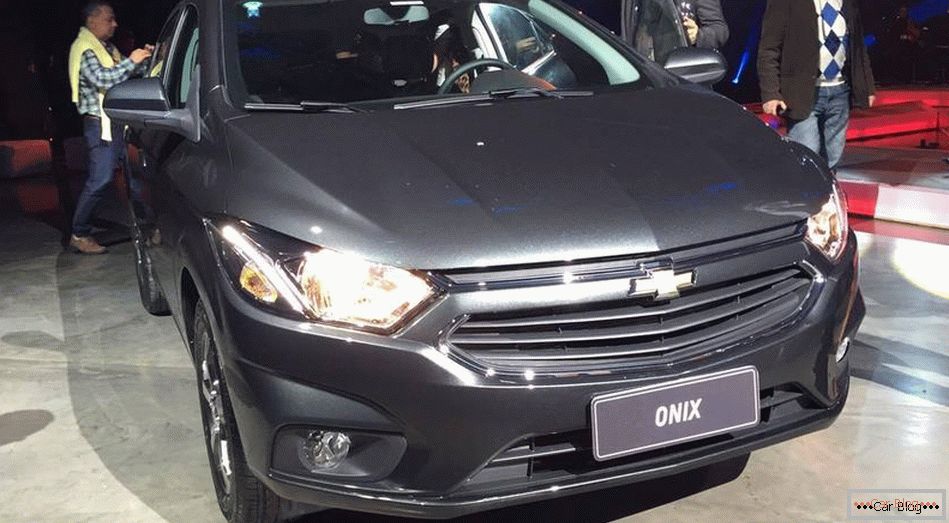 Chevrolet introduziu Onix e Prisma atualizados