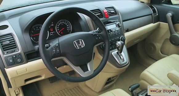 Honda CR-V possui todos os detalhes interior pensativo