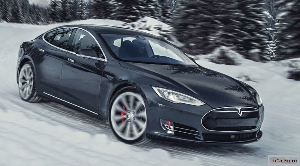 Noventa mil Tesla Model S respondem fabricante