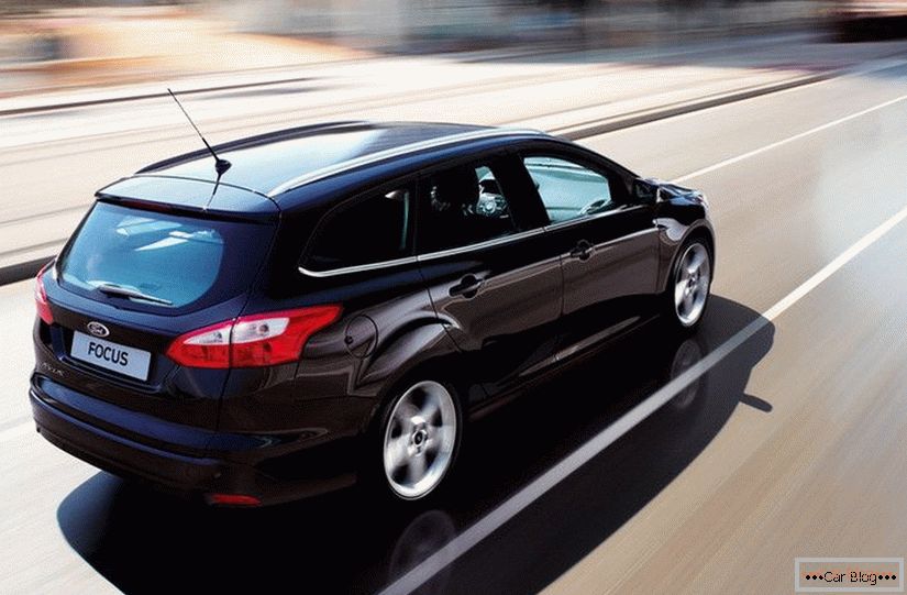 Ford Focus 3 station wagon photo