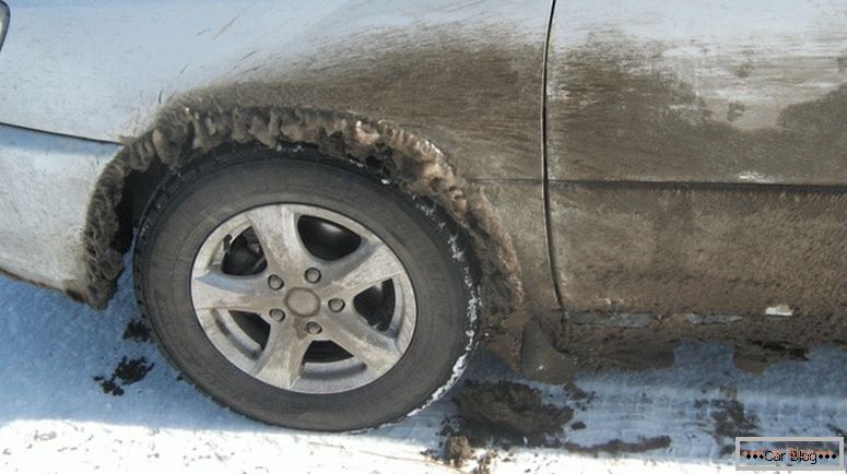 Como lavar um carro no inverno