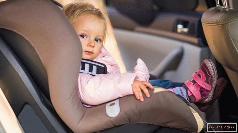 Como escolher um assento de carro para uma criança