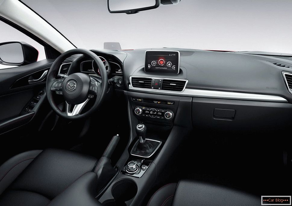 Mazda 3 - salão de beleza