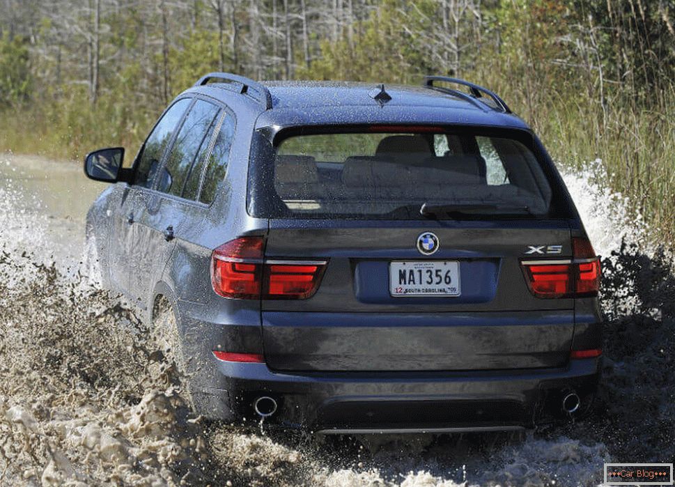 BMW X5 fora de estrada