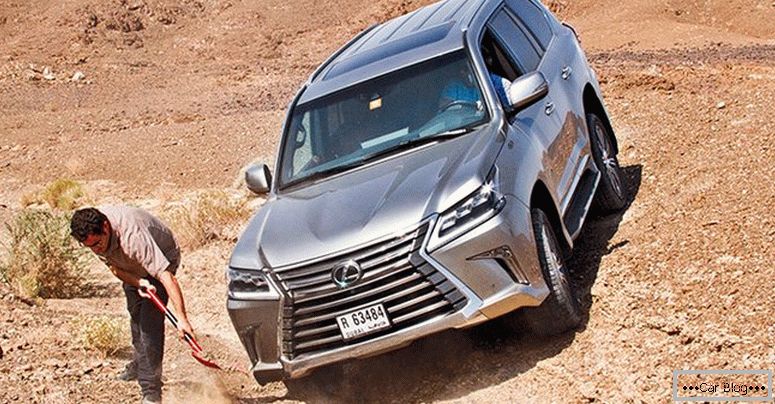 Lexus LX off-road