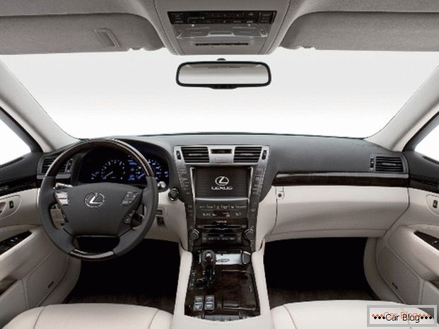 Interior Lexus LS e sua acústica