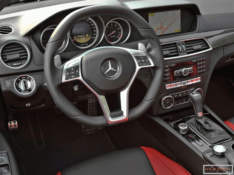 Mercedes Benz C-class 2014 amg interior do carro