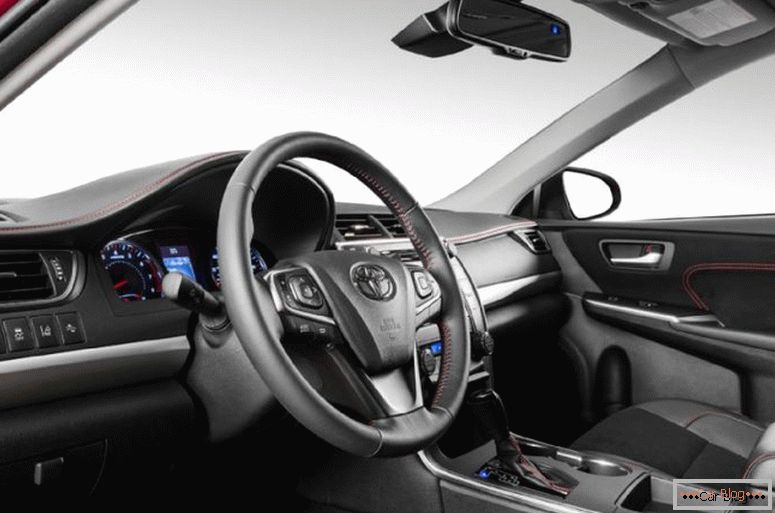 Toyota Camry 2015 foto interior