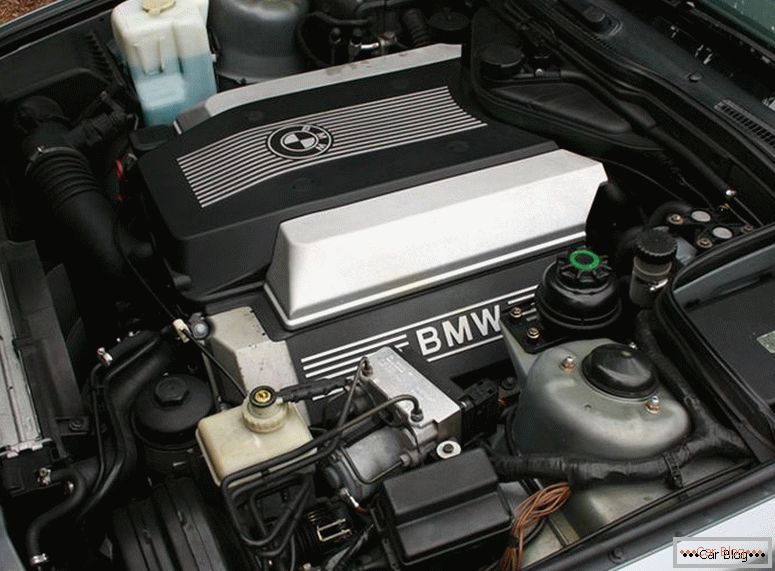 motor BMW antigo