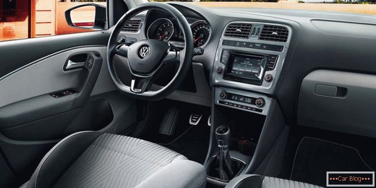 Atualizado Salon Volkswagen Polo Sedan 2017