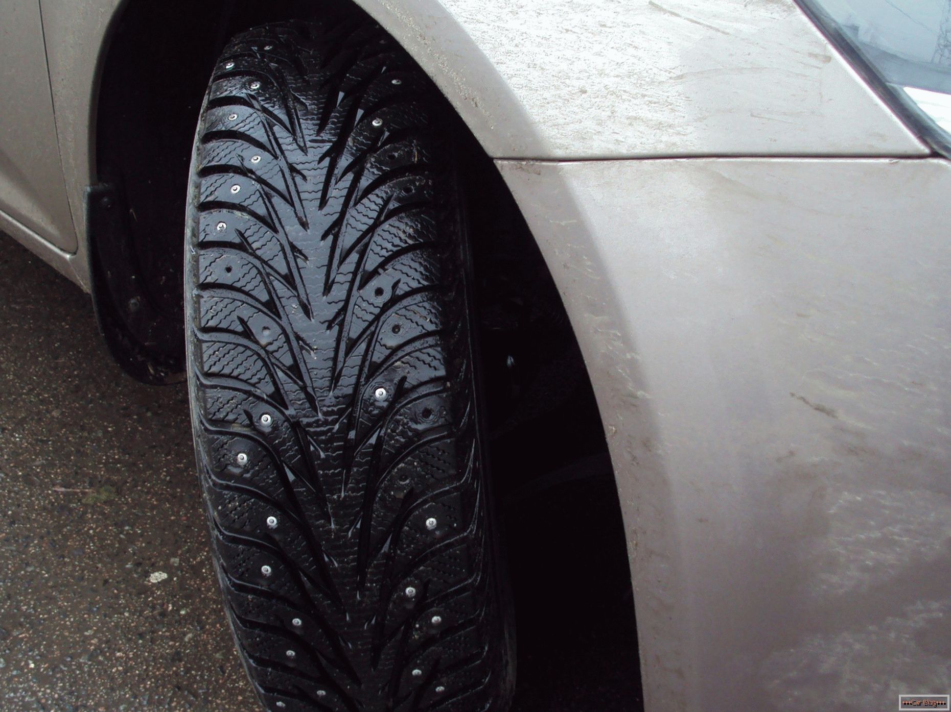 Governo concorda em introduzir multas para pneus de verão no inverno