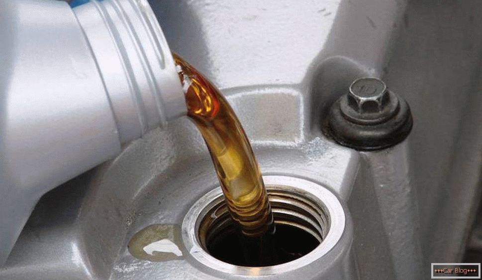 Como escolher o óleo de lavagem para o motor