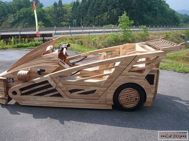 Carro de madeira