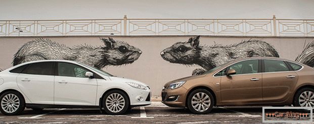 Ford Focus e Opel Astra - carros que frequentemente ocupam posições de liderança em vendas
