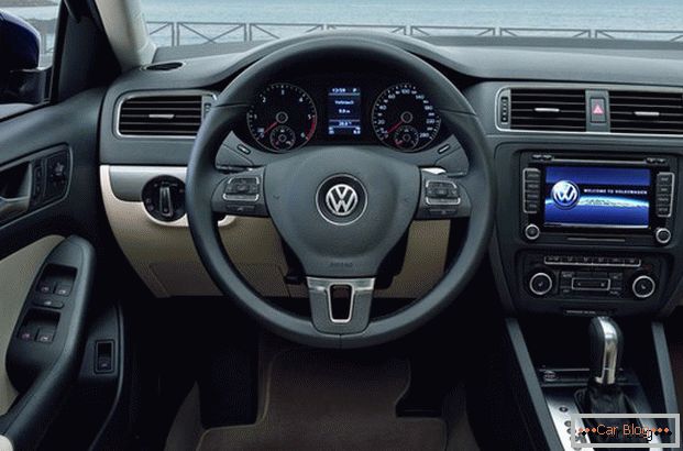 Salão Volkswagen Jetta irá deliciá-lo com acabamentos de qualidade e controles confortáveis