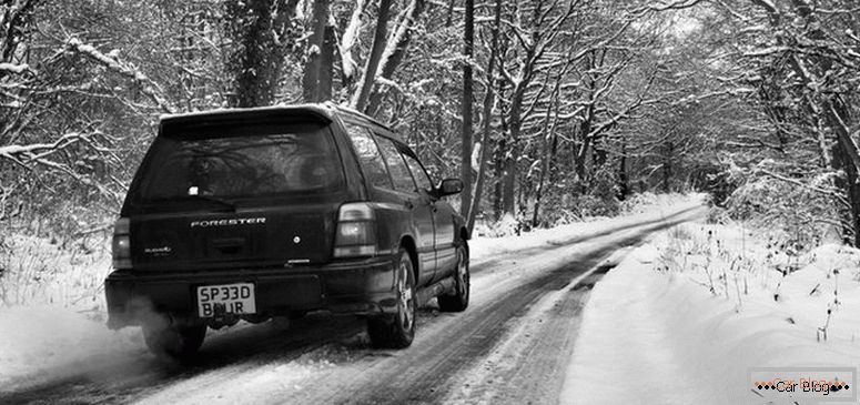 Foto de um Subaru Forester usado com quilometragem