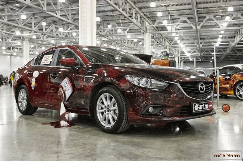 Ajuste incomum Mazda 6